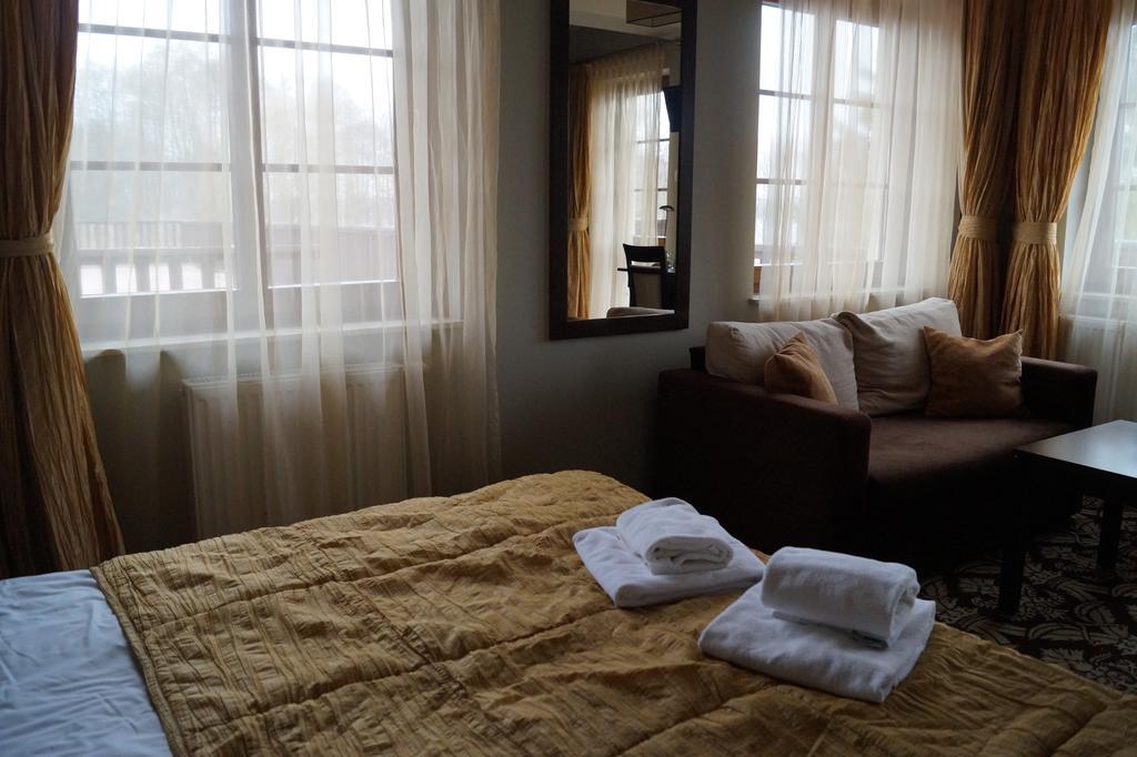 Hotel Sloneczny Brzeg Biskupiec  Δωμάτιο φωτογραφία