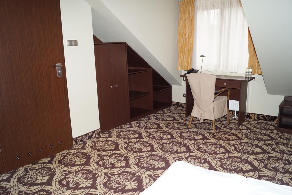 Hotel Sloneczny Brzeg Biskupiec  Δωμάτιο φωτογραφία